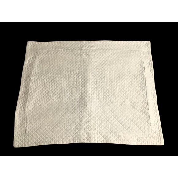 Standard White Quilted Pillow Shams By Linens N Things Set of 2 - Picture 3 of 7